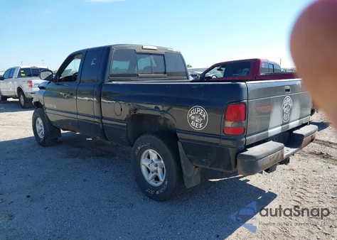 1999 Dodge Ram 1500 St z USA, uszkodzony, nr VIN 1B7HF13Z1XJ557246